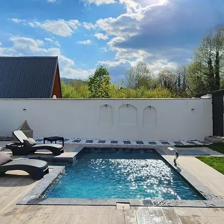 Sakarya Uenluece De 2 Oda1 Salon Oezel Havuzlu-saunali-jakuzili - 5 Kisillik Bungalov-bng-69 Holiday home